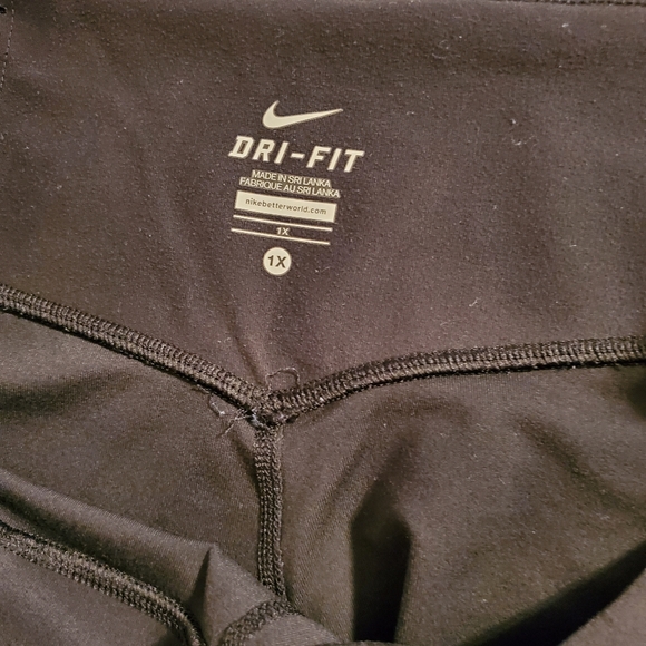 Nike Dri-Fit Capris - Picture 7 of 9